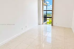 20335 W Country Club Dr, Aventura, FL 33180 - Photo 12