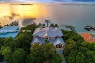 104 Coastal Dr, Key Largo, FL 33037 - Photo 2