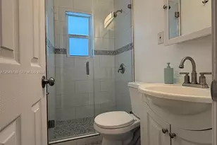 528 NE 70th St, Miami, FL 33138 - Photo 12