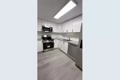 300 Bayview Dr #211, Sunny Isles Beach, FL 33160 - Photo 4