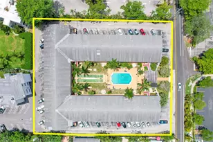 160 NE 8th Ave, Hallandale Beach, FL 33009 - Photo 6
