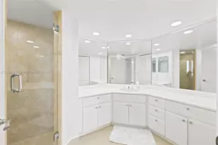 16485 Collins Ave, Sunny Isles Beach, FL 33160 - Photo 14
