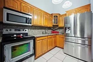 7581 W 29th Way, Hialeah, FL 33018 - Photo 8