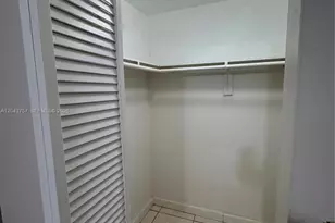 365 NE 125th St, North Miami, FL 33161 - Photo 16