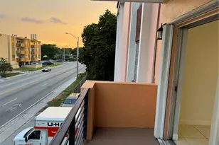 365 NE 125th St, North Miami, FL 33161 - Photo 22