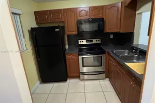 365 NE 125th St, North Miami, FL 33161 - Photo 6