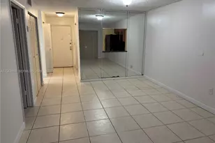 365 NE 125th St, North Miami, FL 33161 - Photo 4
