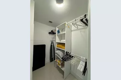 1300 Brickell Bay Dr #901, Miami, FL 33131 - Photo 10