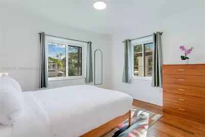 820 SW 26th Rd, Miami, FL 33129 - Photo 20