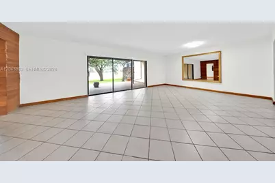 19408 W Lake Dr, Hialeah, FL 33015 - Photo 10