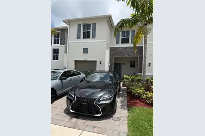 782 SE 18th St, Homestead, FL 33034 - Photo 1
