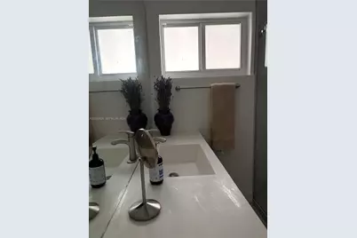 3397 NE 20th Ave, Oakland Park, FL 33306 - Photo 14