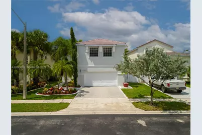 15341 NW 4 St, Pembroke Pines, FL 33028 - Photo 1