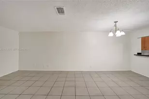 9220 NW 14th St, Pembroke Pines, FL 33024 - Photo 16