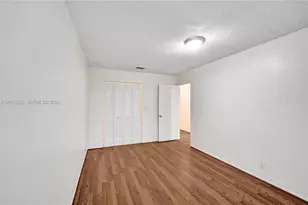 9220 NW 14th St, Pembroke Pines, FL 33024 - Photo 24
