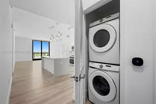 101 Diplomat Pkwy, Hallandale Beach, FL 33009 - Photo 10