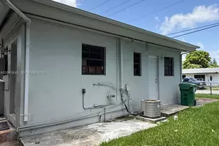 1301 NE 110th St, Miami, FL 33161 - Photo 8