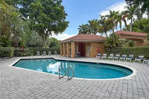 11415 Lakeview Dr, Coral Springs, FL 33071 - Photo 36