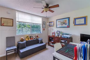 11415 Lakeview Dr, Coral Springs, FL 33071 - Photo 32