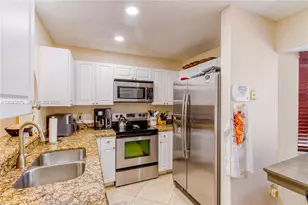 11415 Lakeview Dr, Coral Springs, FL 33071 - Photo 14