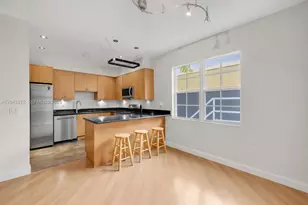 305 Jefferson Ave, Miami Beach, FL 33139 - Photo 2