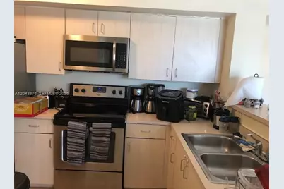 11155 SW 5th Pl #205, Pembroke Pines, FL 33025 - Photo 2