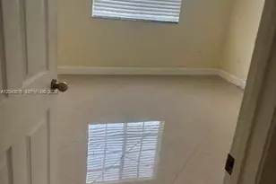 11155 SW 5th Pl, Pembroke Pines, FL 33025 - Photo 16