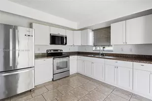 1855 SE 6th Ct, Homestead, FL 33033 - Photo 8