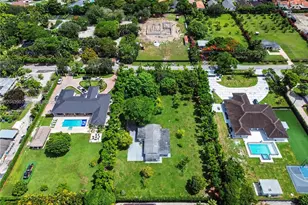 11380 SW 93rd St, Miami, FL 33176 - Photo 2
