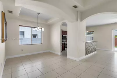 8757 NW 139 Ter, Miami Lakes, FL 33018 - Photo 10