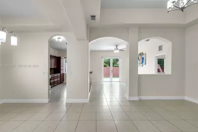 8757 NW 139 Ter, Miami Lakes, FL 33018 - Photo 6