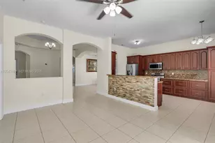 8757 NW 139th Terrace, Miami Lakes, FL 33018 - Photo 12