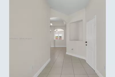 8757 NW 139 Ter, Miami Lakes, FL 33018 - Photo 4