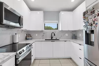 7031 NW 20th Ave, Miami, FL 33147 - Photo 10