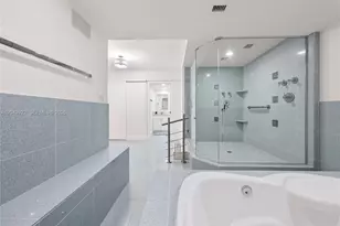 5500 Collins Ave, Miami Beach, FL 33140 - Photo 24