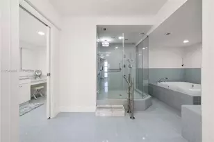 5500 Collins Ave, Miami Beach, FL 33140 - Photo 22