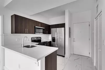 1 Curtiss Pkwy #301, Miami Springs, FL 33166 - Photo 4