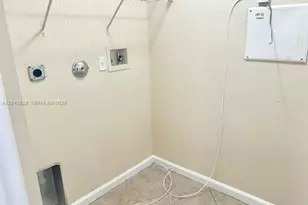 946 NW 206th St, Miami Gardens, FL 33169 - Photo 12