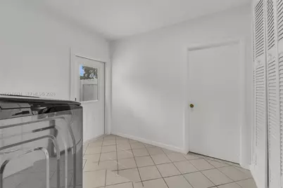 8970 SW 53rd St, Cooper City, FL 33328 - Photo 36
