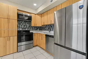 3250 N Palm Aire Dr, Pompano Beach, FL 33069 - Photo 10