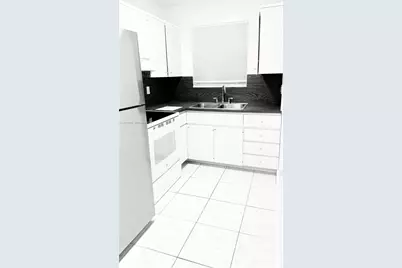 400 SE 9th Ct #9, Hallandale Beach, FL 33009 - Photo 8