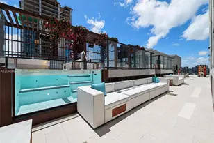 20 NE 11th St, Miami, FL 33132 - Photo 4