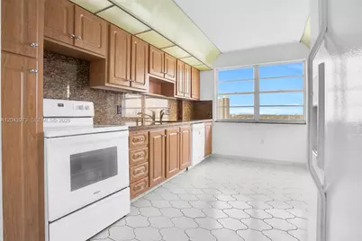 2851 NE 183rd St #1416E, Aventura, FL 33160 - Photo 6