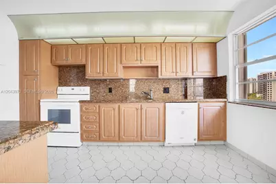 2851 NE 183rd St #1416E, Aventura, FL 33160 - Photo 10