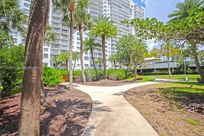 2851 NE 183rd St #1416E, Aventura, FL 33160 - Photo 44