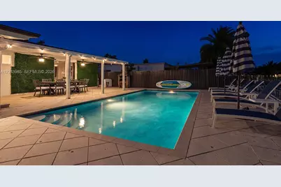 13200 Ortega Ln, North Miami, FL 33181 - Photo 12