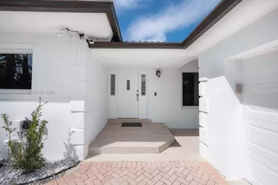 13200 Ortega Ln, North Miami, FL 33181 - Photo 20