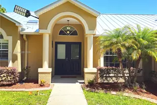 27015 Golden Meadow Dr, Other City - In The State Of Florida, FL 33544 - Photo 2