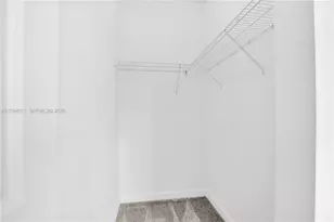 20610 NE 5th Pl, Miami, FL 33179 - Photo 16