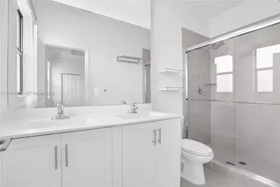 20610 NE 5th Pl, Miami, FL 33179 - Photo 14